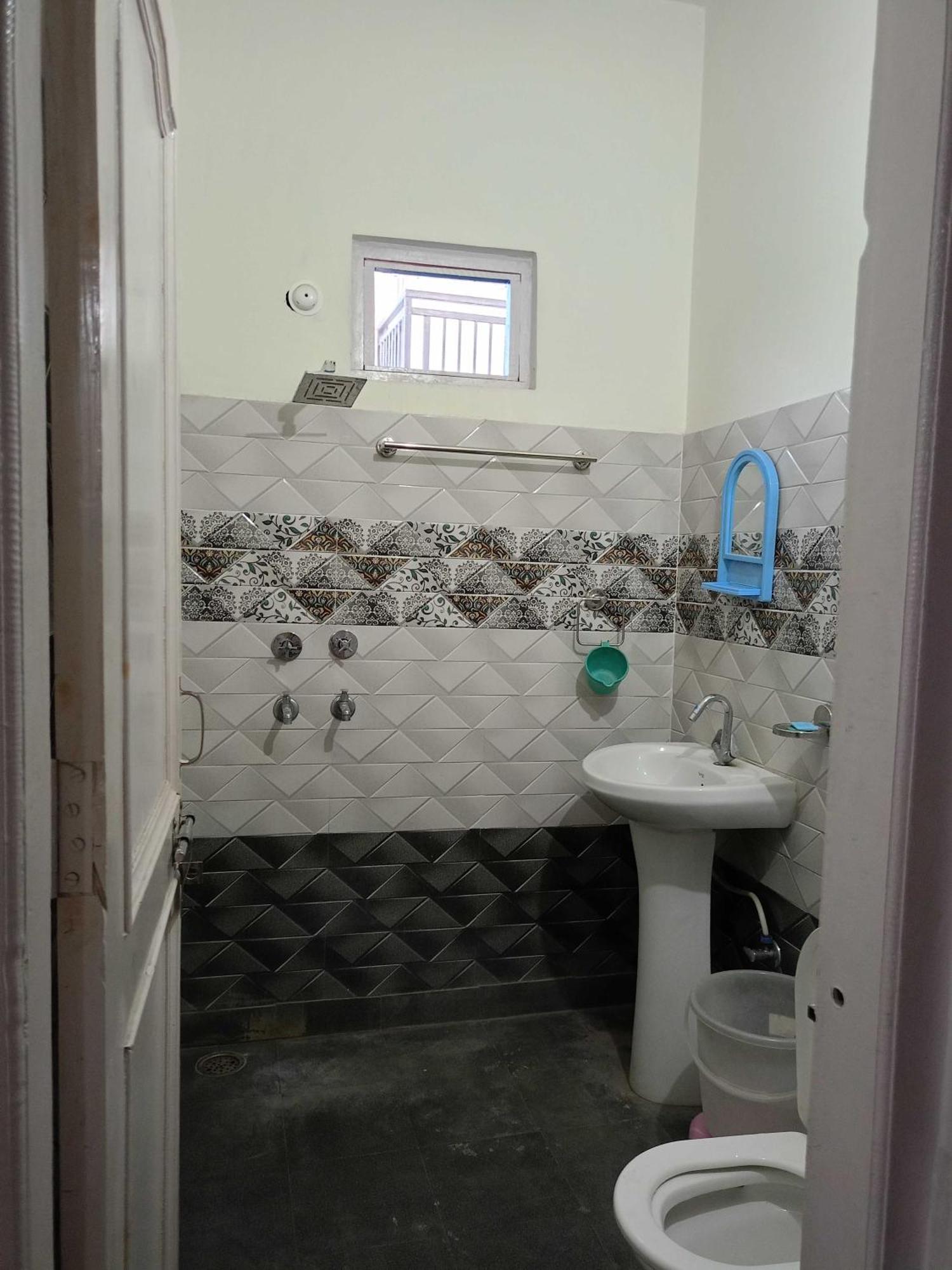 Hotel O Parmar Palace Mandi Bagian luar foto